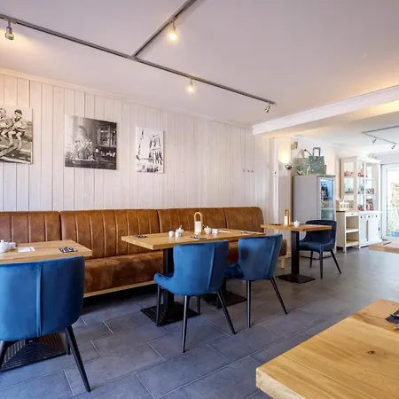 Logierhaus Rheintoreins Hotell