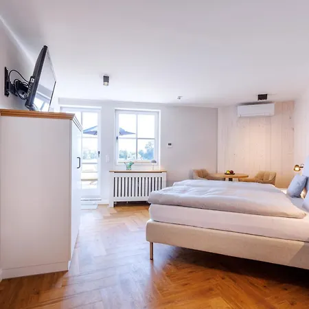 Logierhaus Rheintoreins Hotel