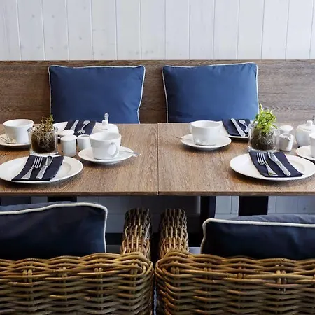 Logierhaus Rheintoreins Hotel