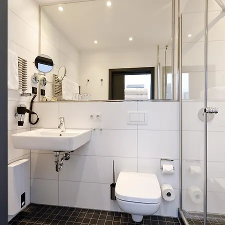 Logierhaus Rheintoreins Hotell