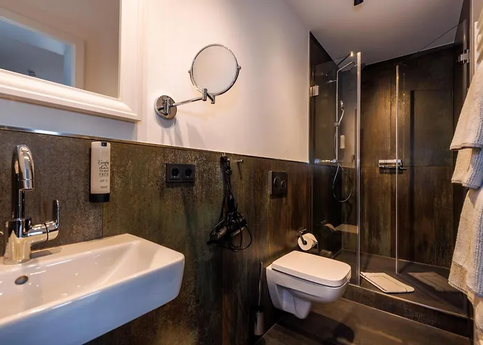 Hotel Logierhaus Rheintoreins Rees