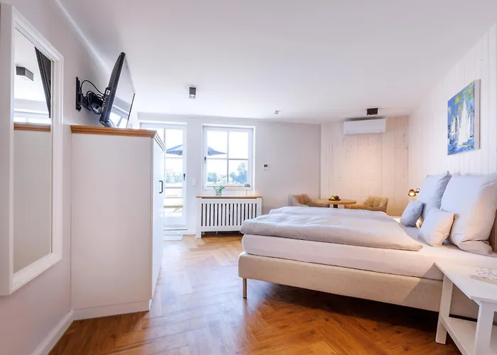 Logierhaus Rheintoreins Hotel