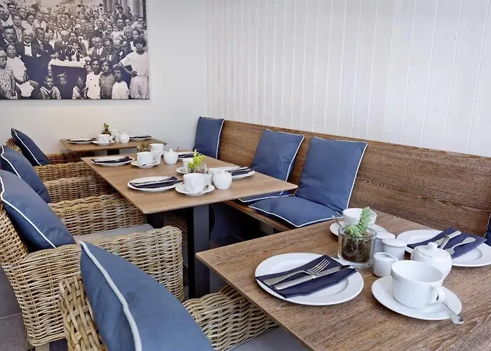 Logierhaus Rheintoreins فندق 3*