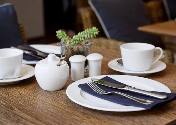 Logierhaus Rheintoreins فندق ريز