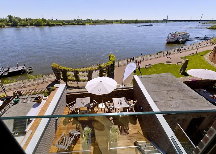 فندق Logierhaus Rheintoreins ريز