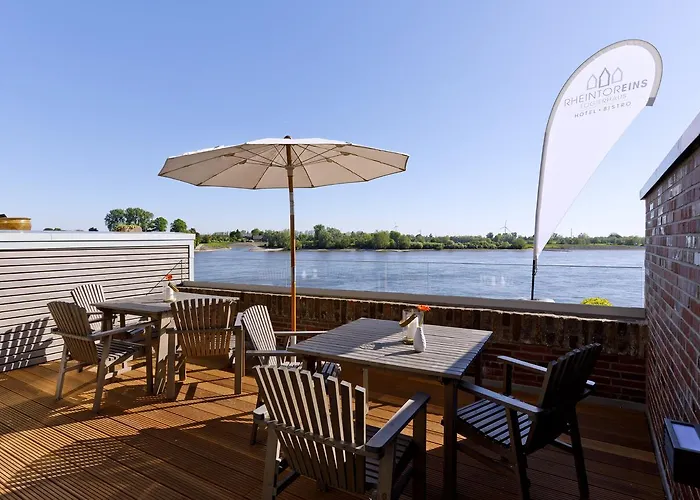 فندق Logierhaus Rheintoreins 3*